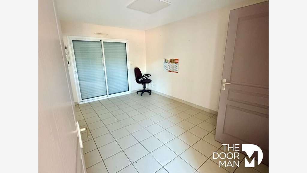 Bureau 22600