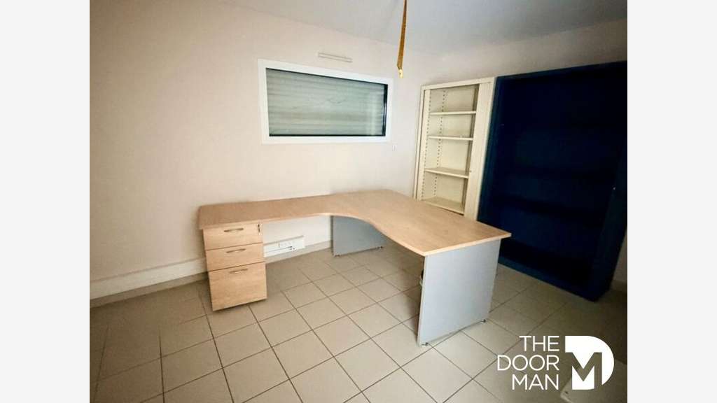 Bureau 22600
