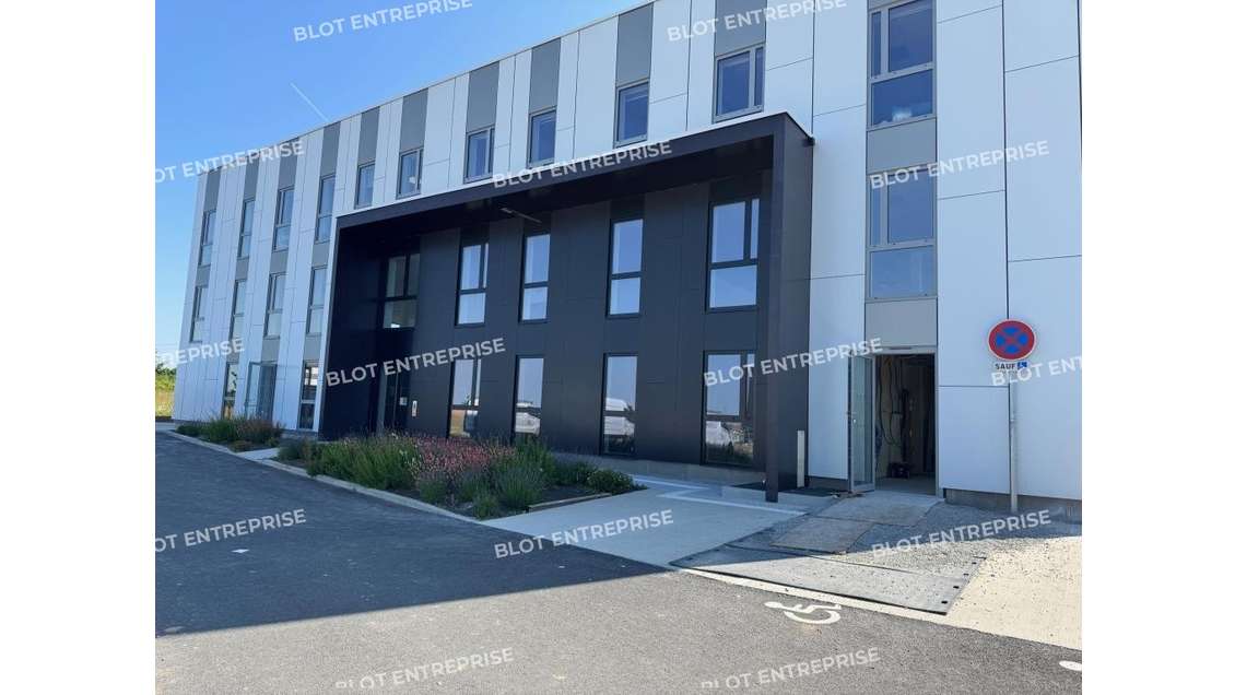 A vendre bureaux neufs 520m² à Vallet