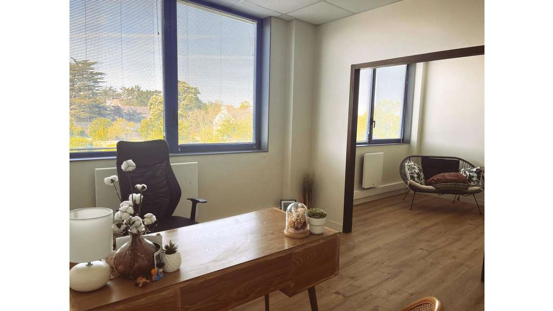 A vendre local 80m² + 4 parkings Vannes Laroisseau