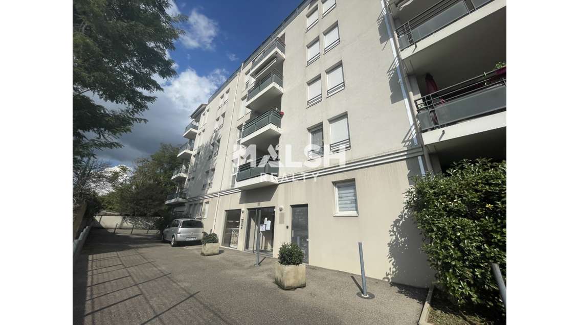 Vente bureaux 95m² RDC PMR à Vénissieux Village