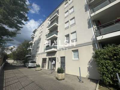 Vente bureaux 95m² RDC PMR à Vénissieux Village