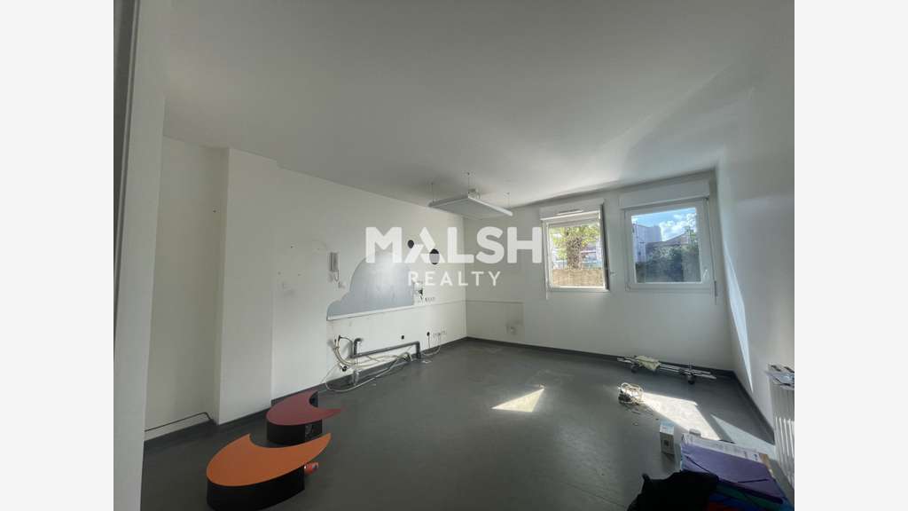 Vente bureaux 95m² RDC PMR à Vénissieux Village