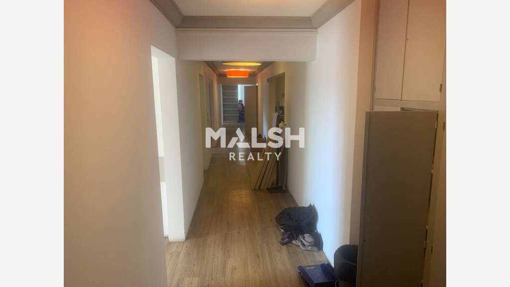 Vente bureaux traversants 416m² à Vénissieux