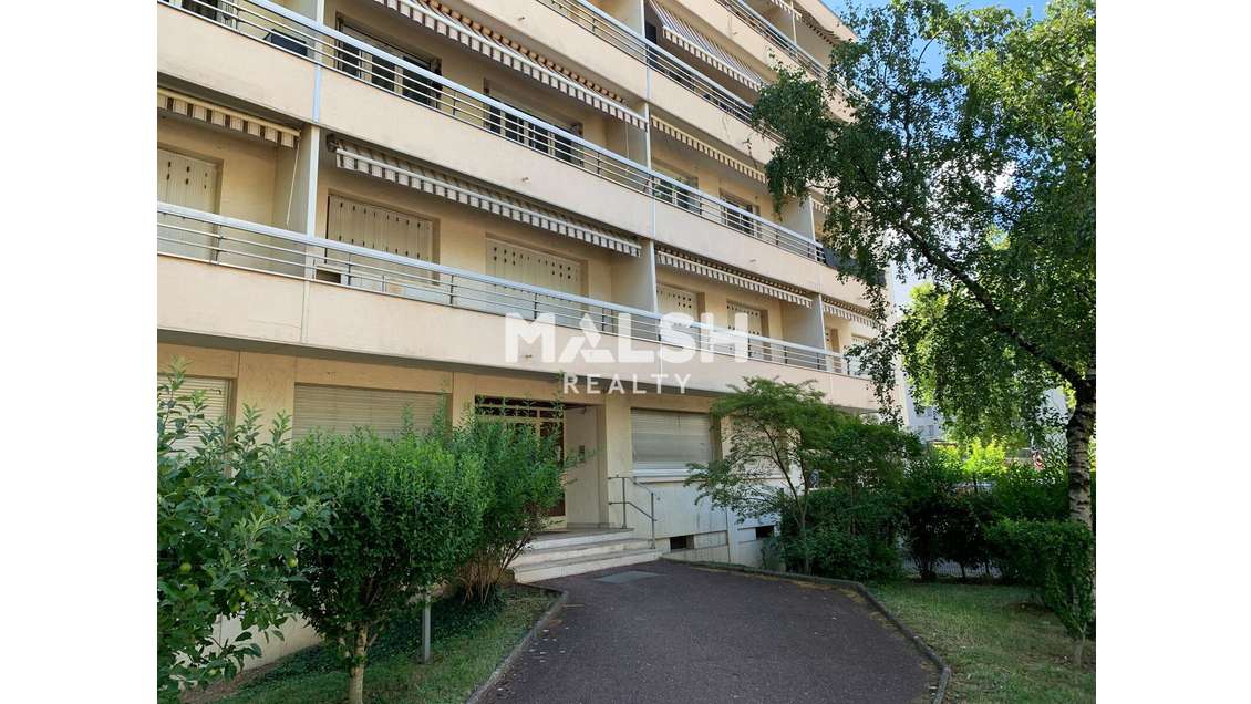 Vente bureaux traversants 416m² à Vénissieux