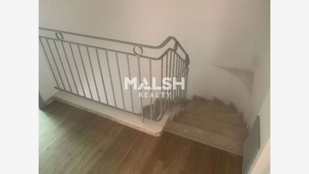 Vente bureaux traversants 416m² à Vénissieux