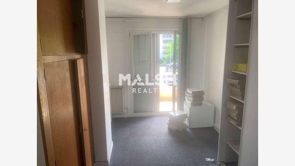 Vente bureaux traversants 416m² à Vénissieux