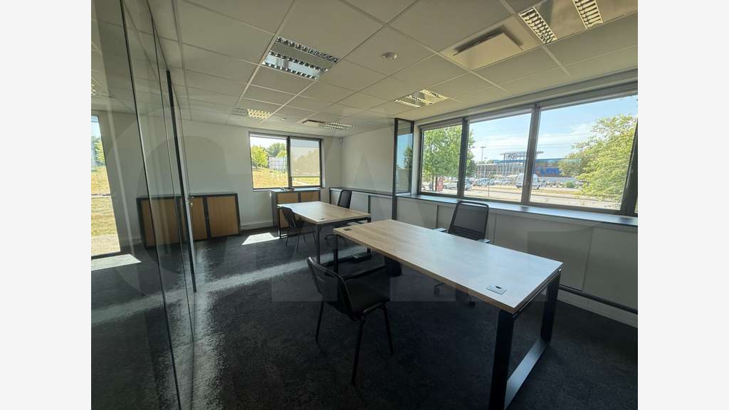 Vente bureau aménagé à Vern Val d'Orson