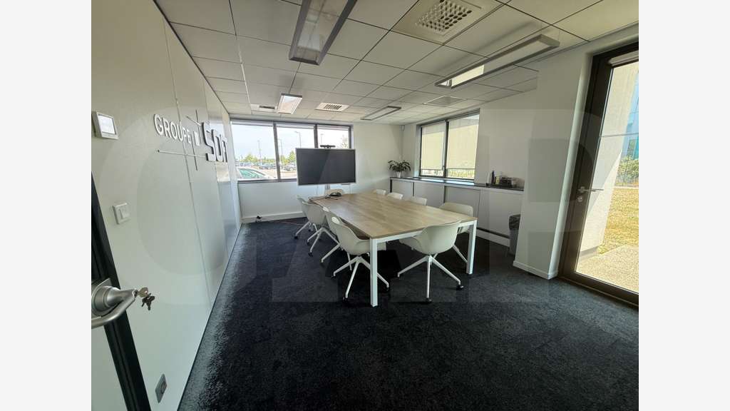 Vente bureau aménagé à Vern Val d'Orson