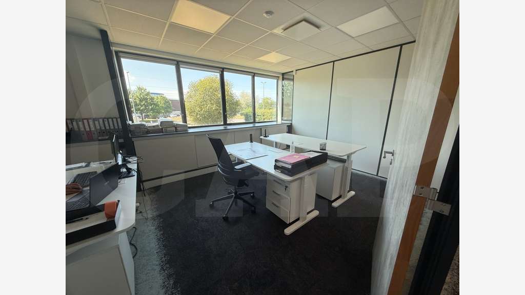Vente bureau aménagé à Vern Val d'Orson