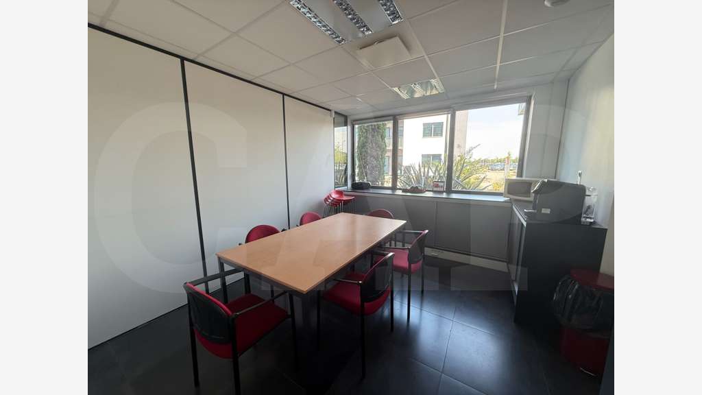Vente bureau aménagé à Vern Val d'Orson