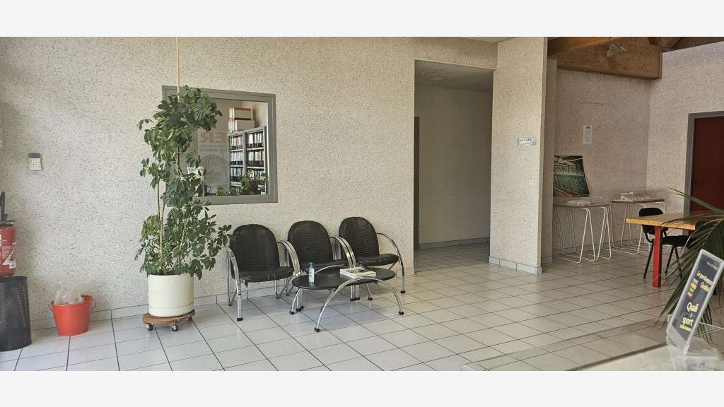 A vendre immeuble + terrain constructible Vienne
