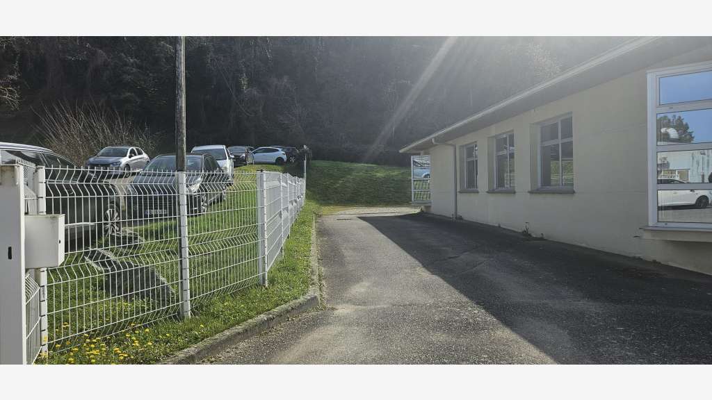 A vendre immeuble + terrain constructible Vienne