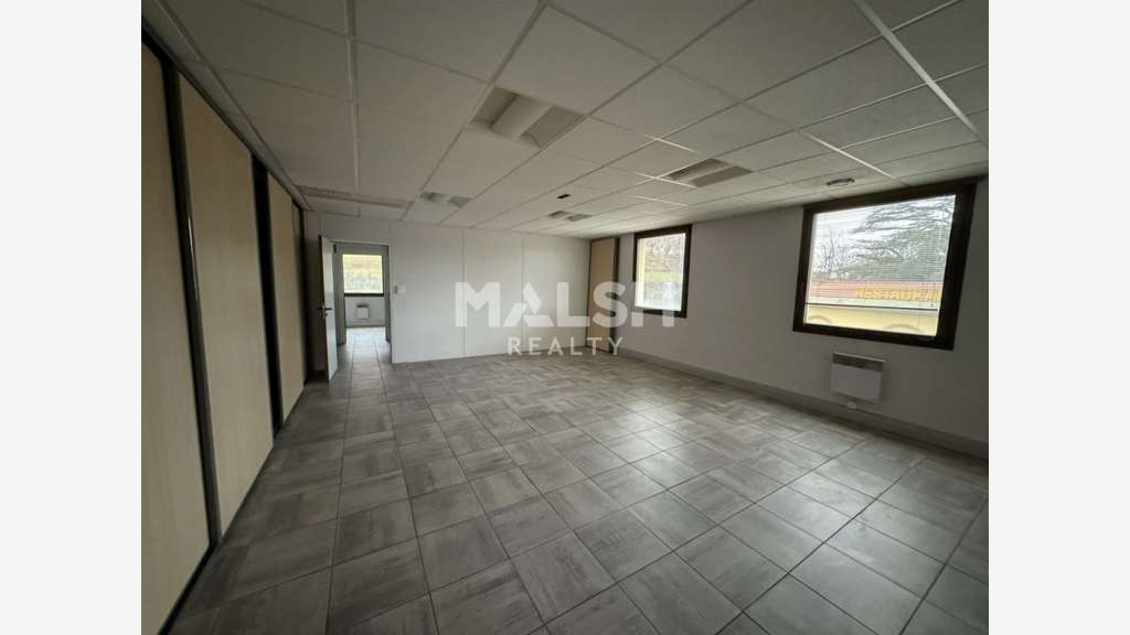 Bureaux dès 222m² à vendre ou à louer à Villars