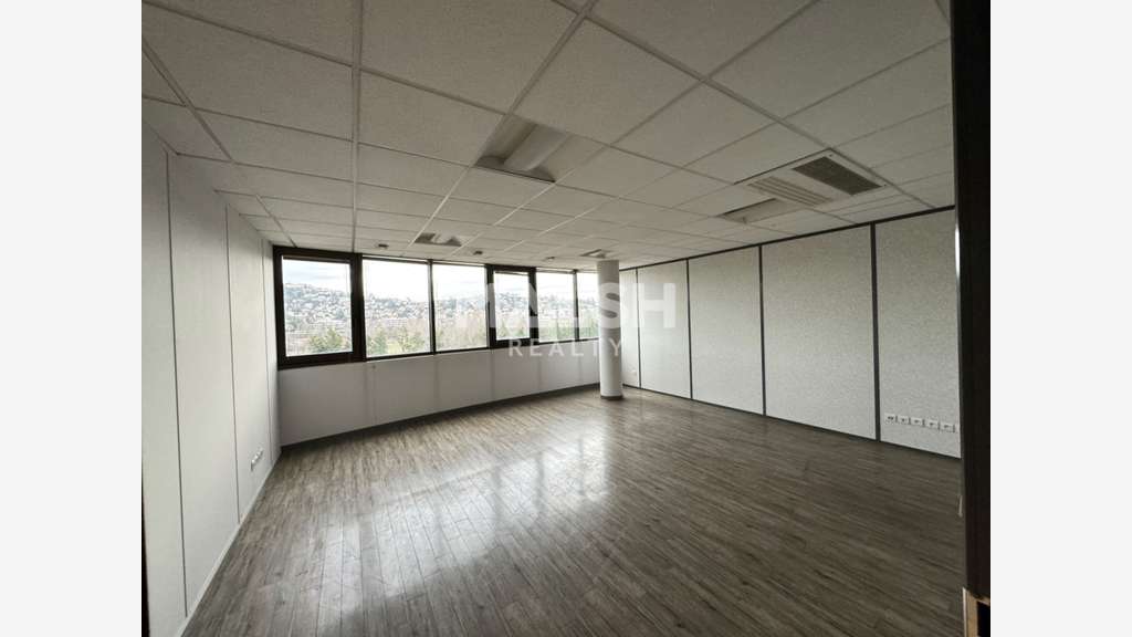 Bureaux dès 222m² à vendre ou à louer à Villars