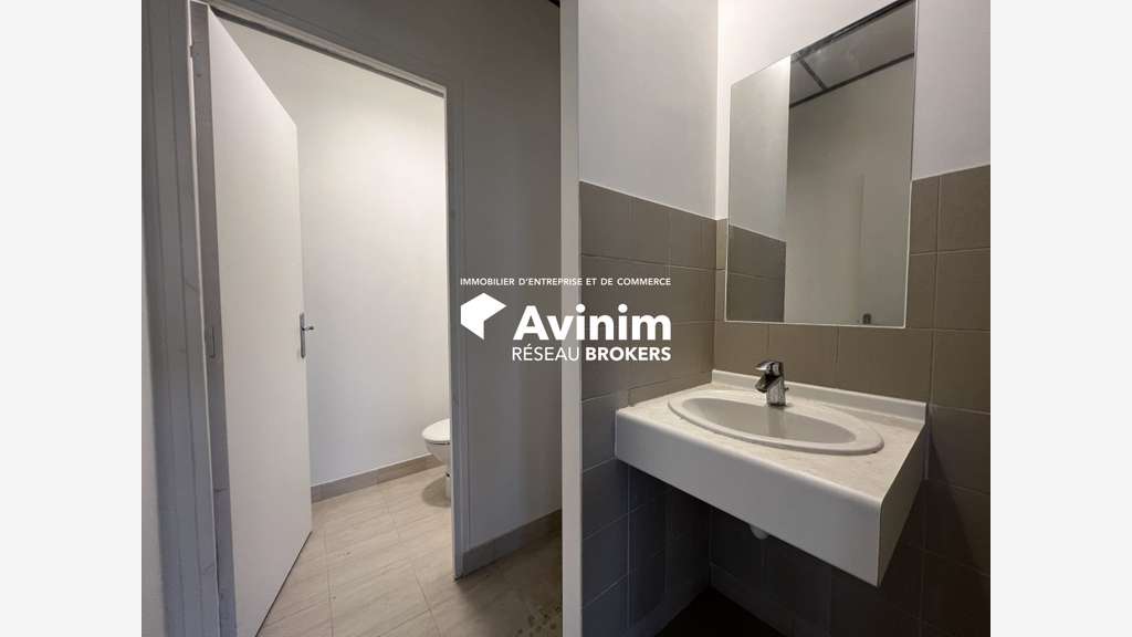 Vente bureau rénové 240m² R+2 ZA Courtaboeuf