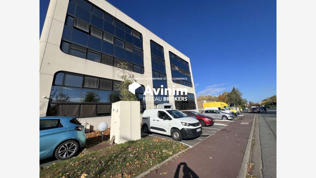 Vente bureau rénové 240m² R+2 ZA Courtaboeuf