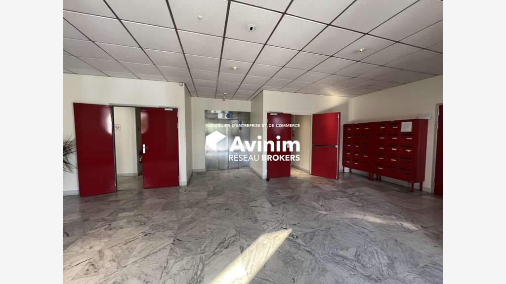 Vente bureau rénové 240m² R+2 ZA Courtaboeuf