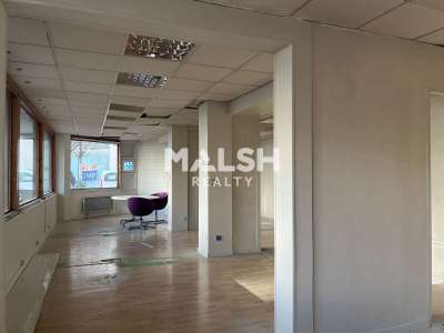 Bureaux RDC 123m² divisibles à Villeurbanne Zola