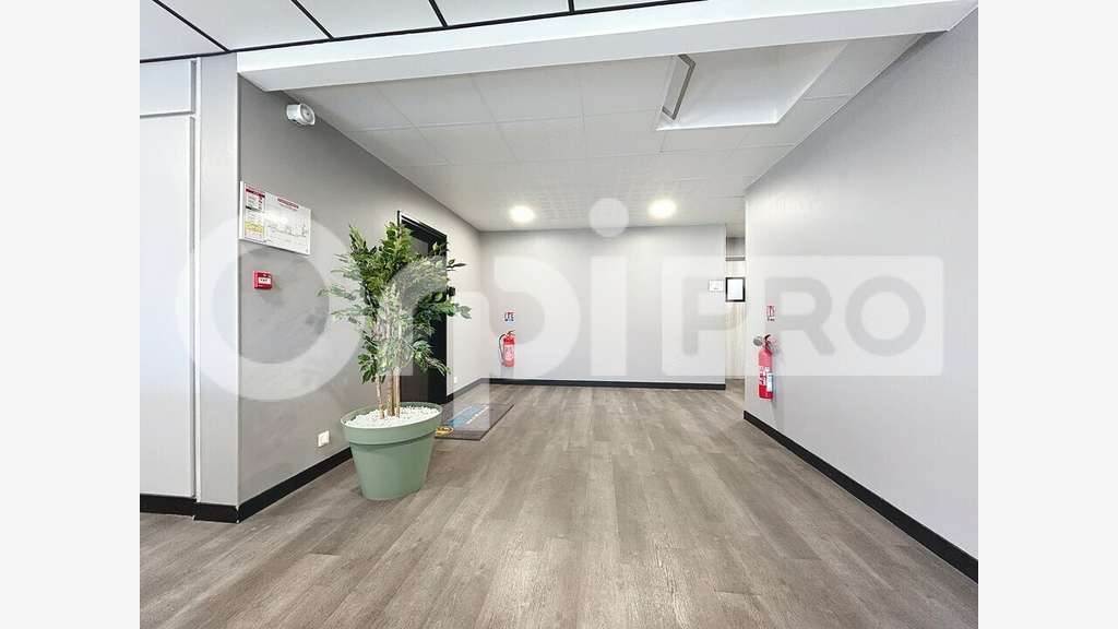 Bureau 52m² à vendre excellent état à Vineuil