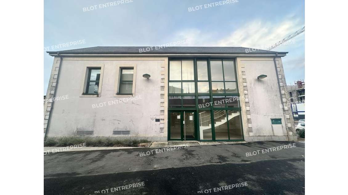 À vendre plateau de bureaux 109m² à Vitré centre