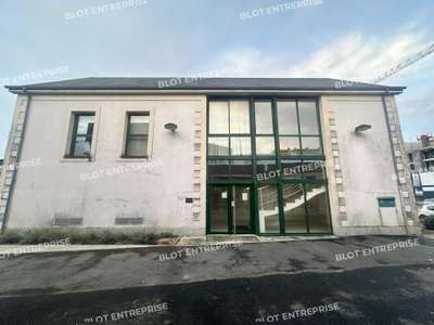 À vendre plateau de bureaux 109m² à Vitré centre
