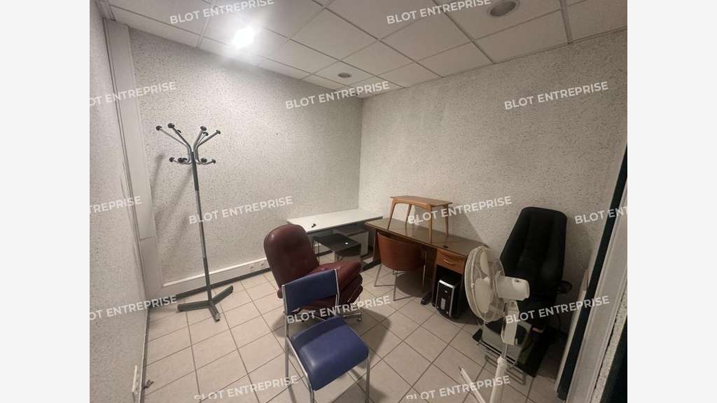 À vendre plateau de bureaux 109m² à Vitré centre