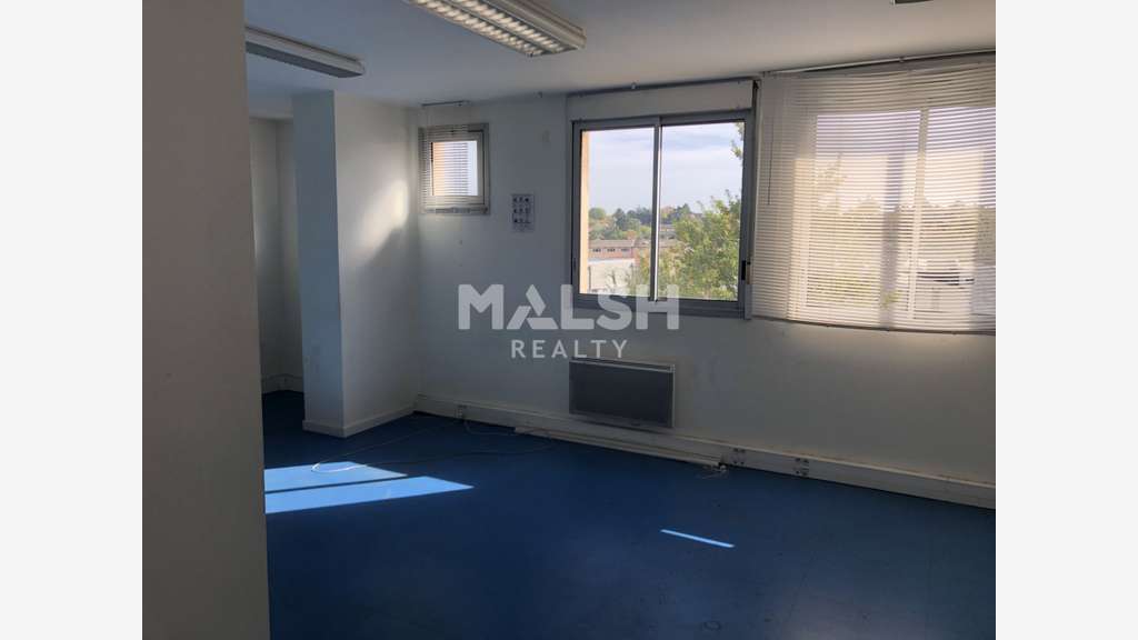 Vente bureaux 1150m² à Champagne-au-Mont-d'Or