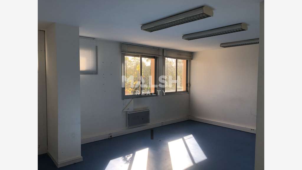 Vente bureaux 1150m² à Champagne-au-Mont-d'Or