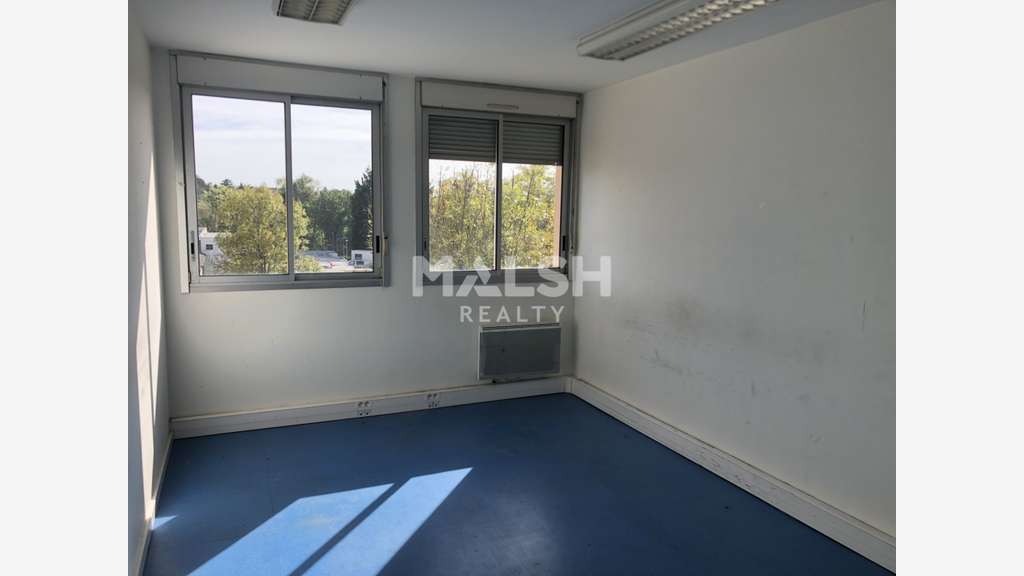 Vente bureaux 1150m² à Champagne-au-Mont-d'Or