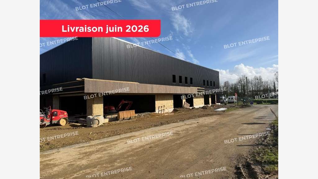 A vendre cellule neuve 200m² à La Mézière