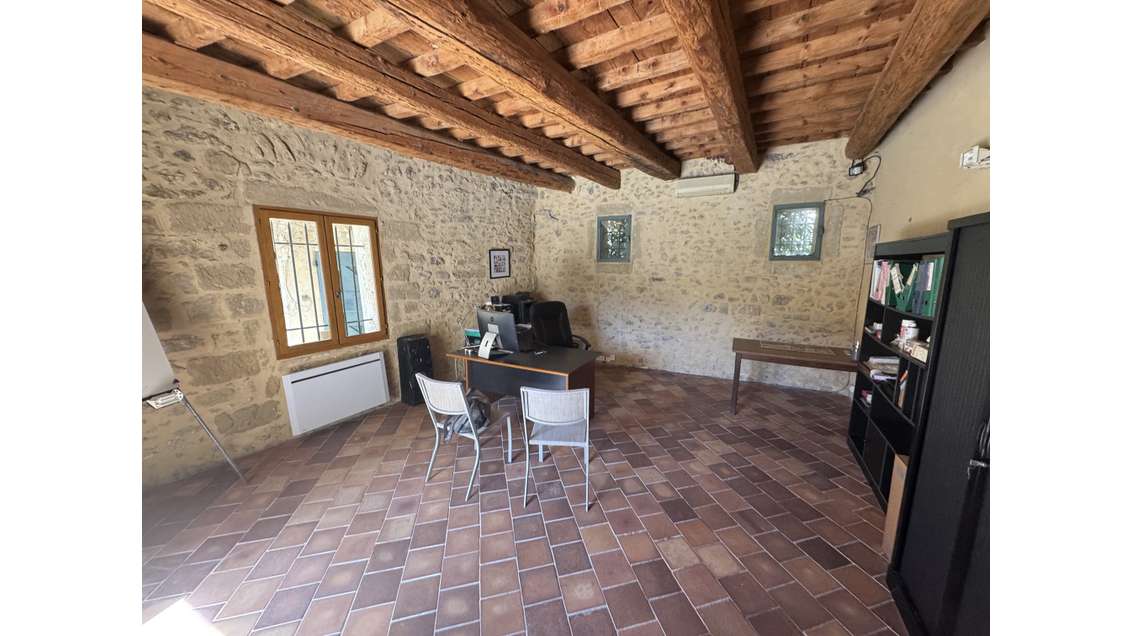 AV Appartements d'hôtes piscine poss resto 30