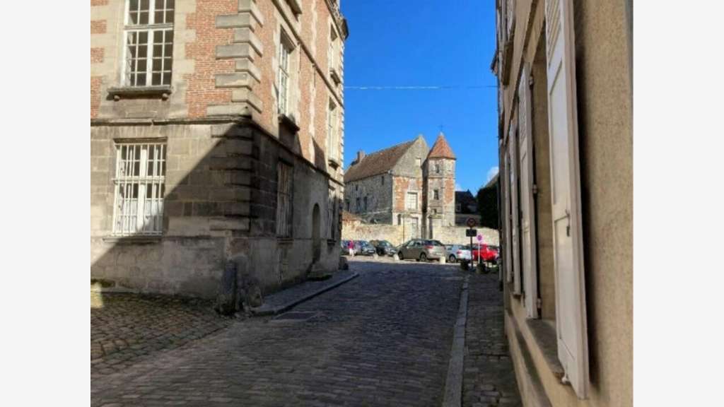 Reconversion d'une école Projet hôtelier Oise