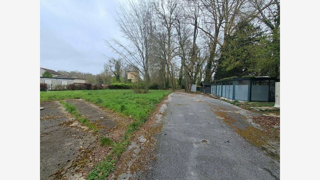 AV domaine touristique 2000m² proche de Paris