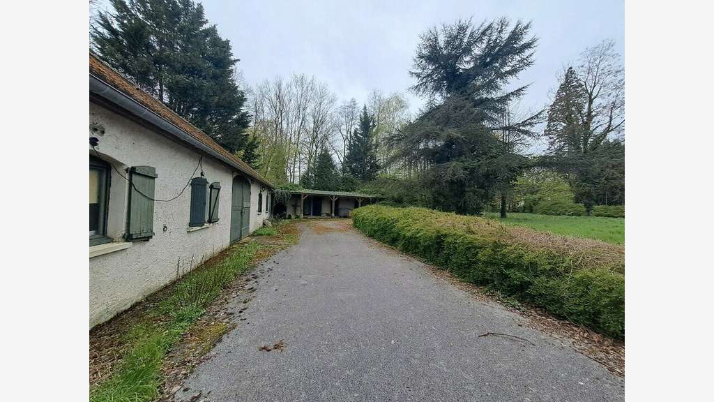 AV domaine touristique 2000m² proche de Paris