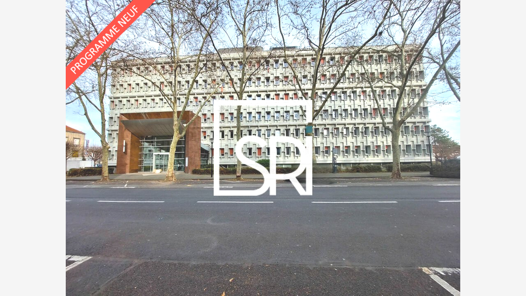 Vente bureaux de 4700m² Clermont-Ferrand empl N°1