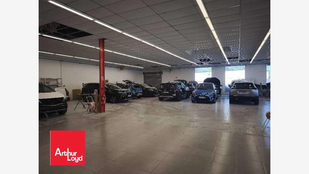 A vendre 2 lots locaux commerciaux à Coignières