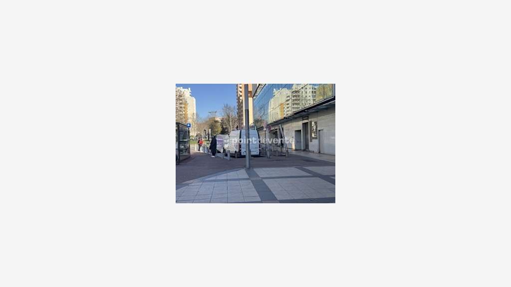 Vente local commercial 105m² empl N°1 à Créteil