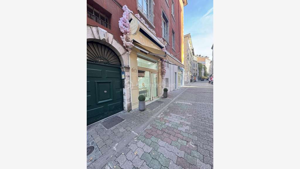 Vente local commercial 20m² empl N°1 Grenoble