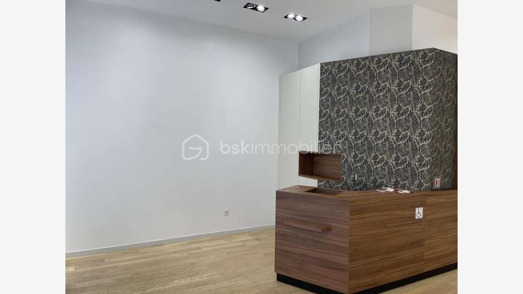 À céder bail commercial 54m² + mezzanine 18m² Lyon