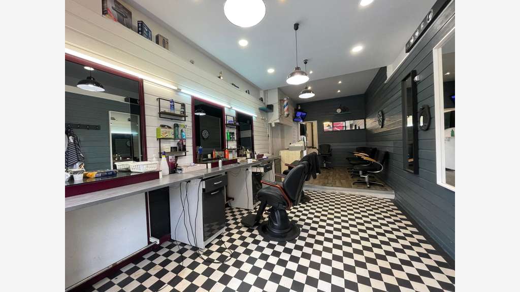 DAB emplacement commercial 30m² Nantes centre chu