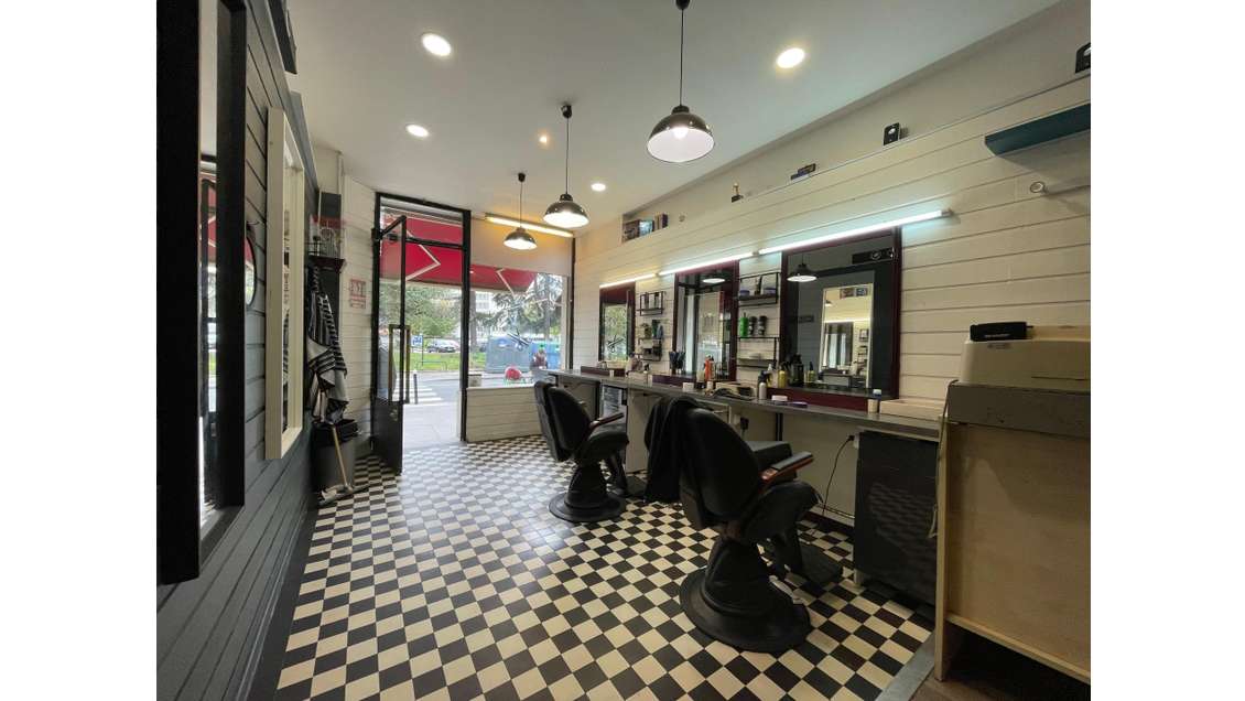 DAB emplacement commercial 30m² Nantes centre chu