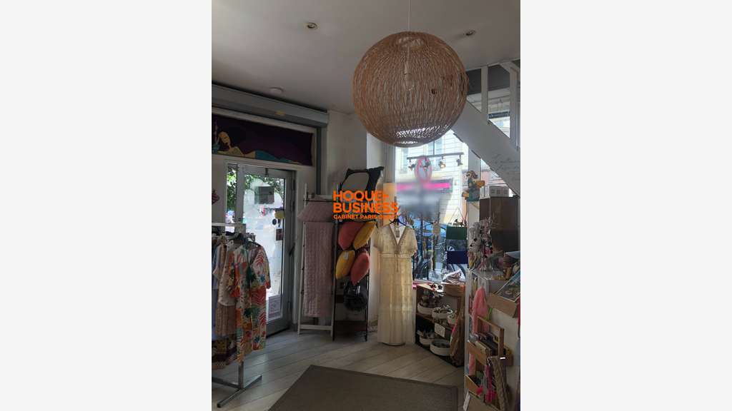 Vente magnifique boutique d'angle 48m² Paris Ouest