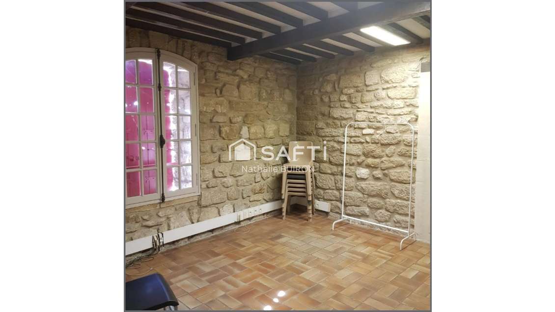 Vente bâtiment cial 725m² à Ste Cécile les Vignes