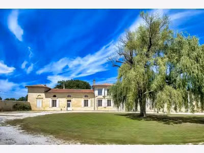 Magnifique et rare domaine de 1300m² sur 6.4 ha