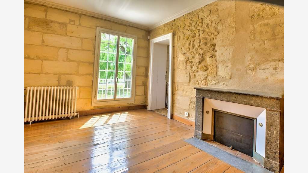 Magnifique et rare domaine de 1300m² sur 6.4 ha