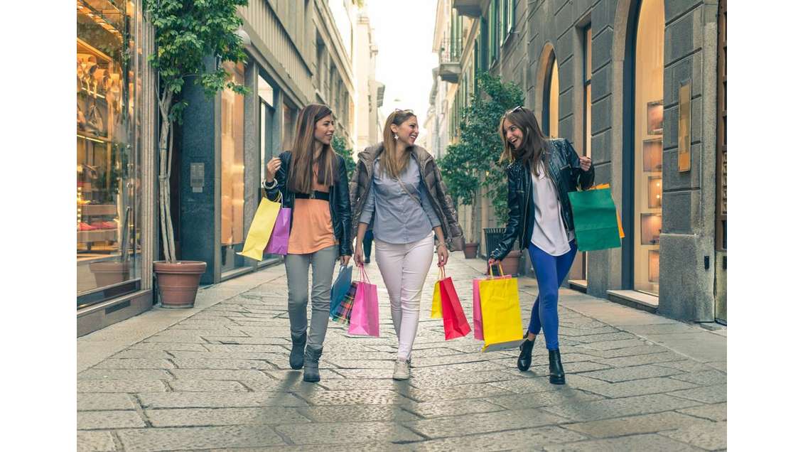 A céder 2 murs commerciaux occupés à Nîmes centre