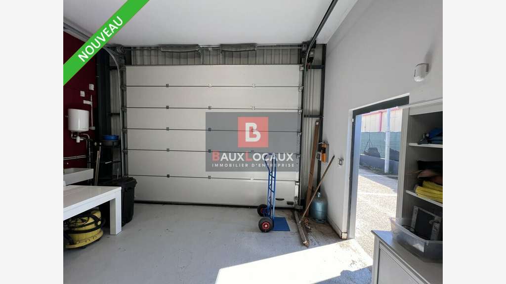AV local d'activité 710m² idéalement situé à Arles