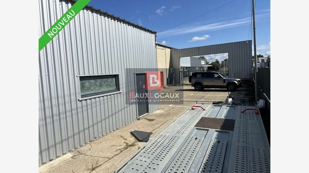AV local d'activité 710m² idéalement situé à Arles