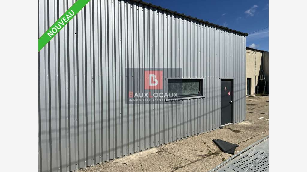 AV local d'activité 710m² idéalement situé à Arles